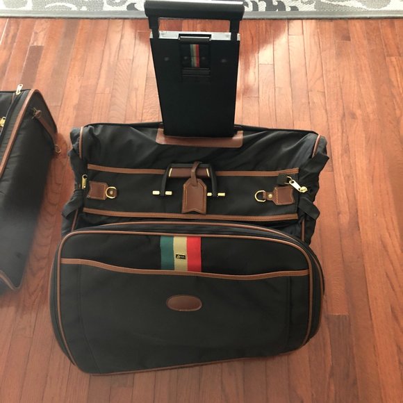 **SOLD** Lark Samsonite Wheeled Garment Travel Bag - Picture 1 of 14